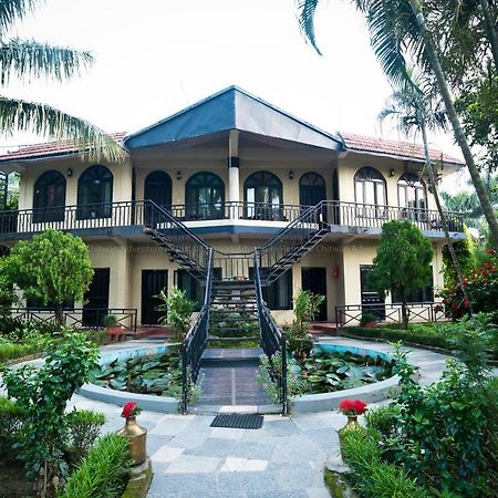 Chitwan Adventure Resort Sauraha Luaran gambar
