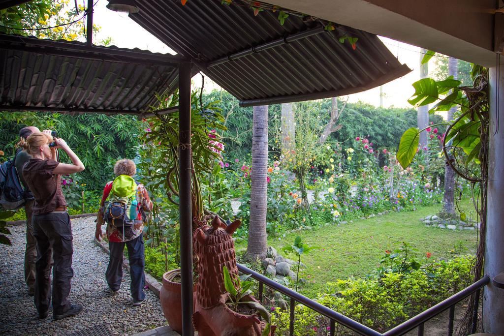 Chitwan Adventure Resort Sauraha Luaran gambar