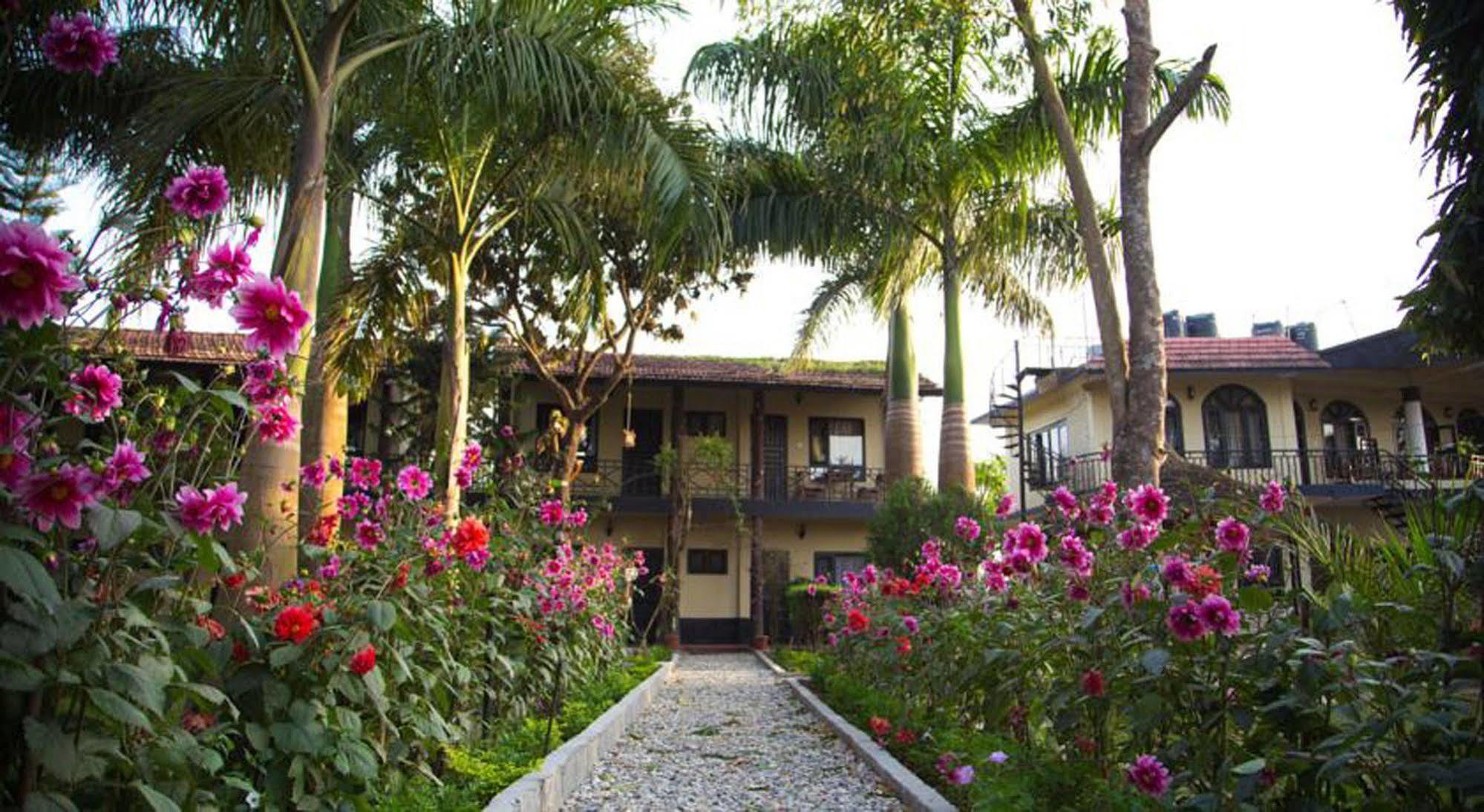Chitwan Adventure Resort Sauraha Luaran gambar