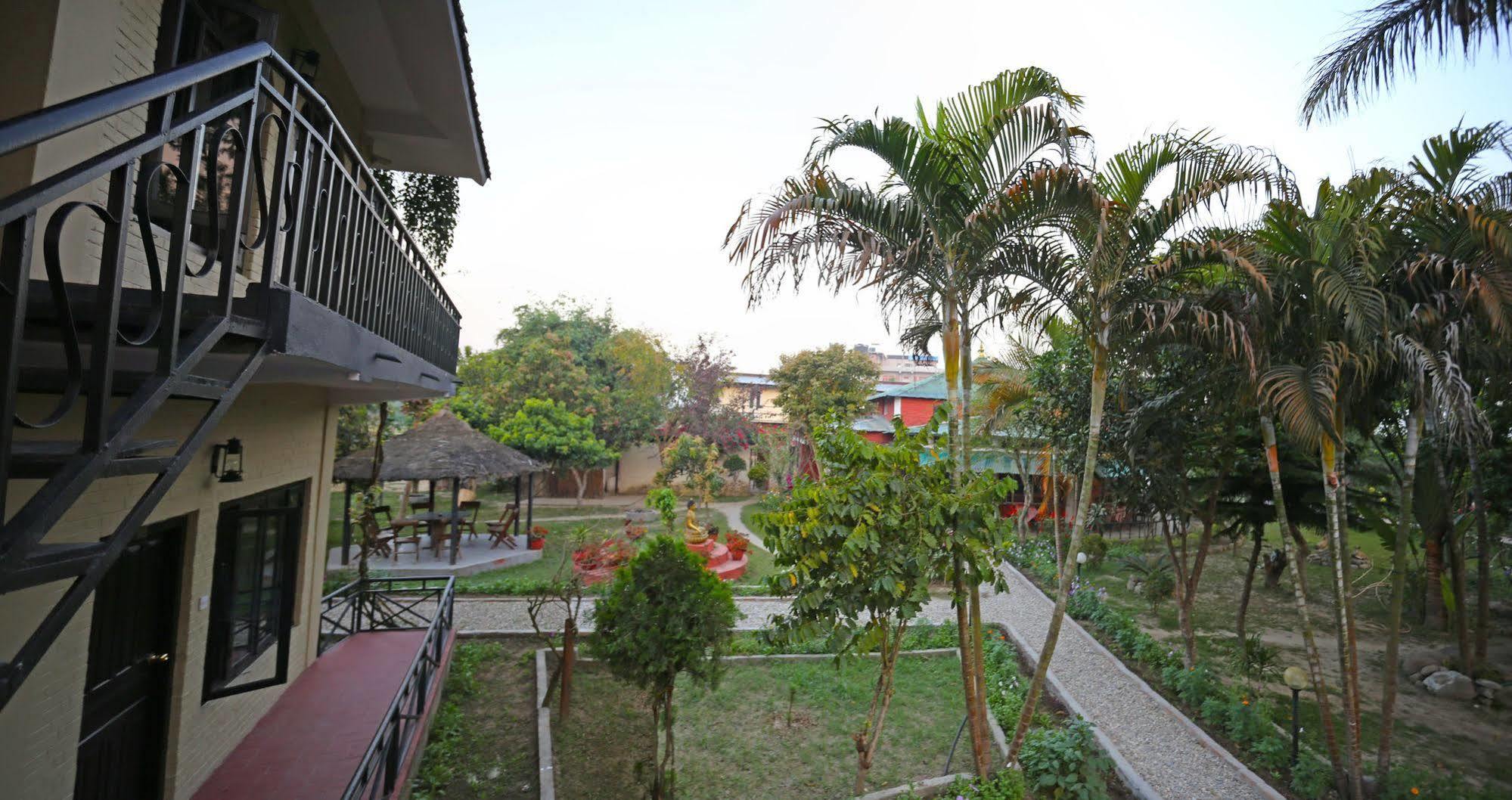 Chitwan Adventure Resort Sauraha Luaran gambar
