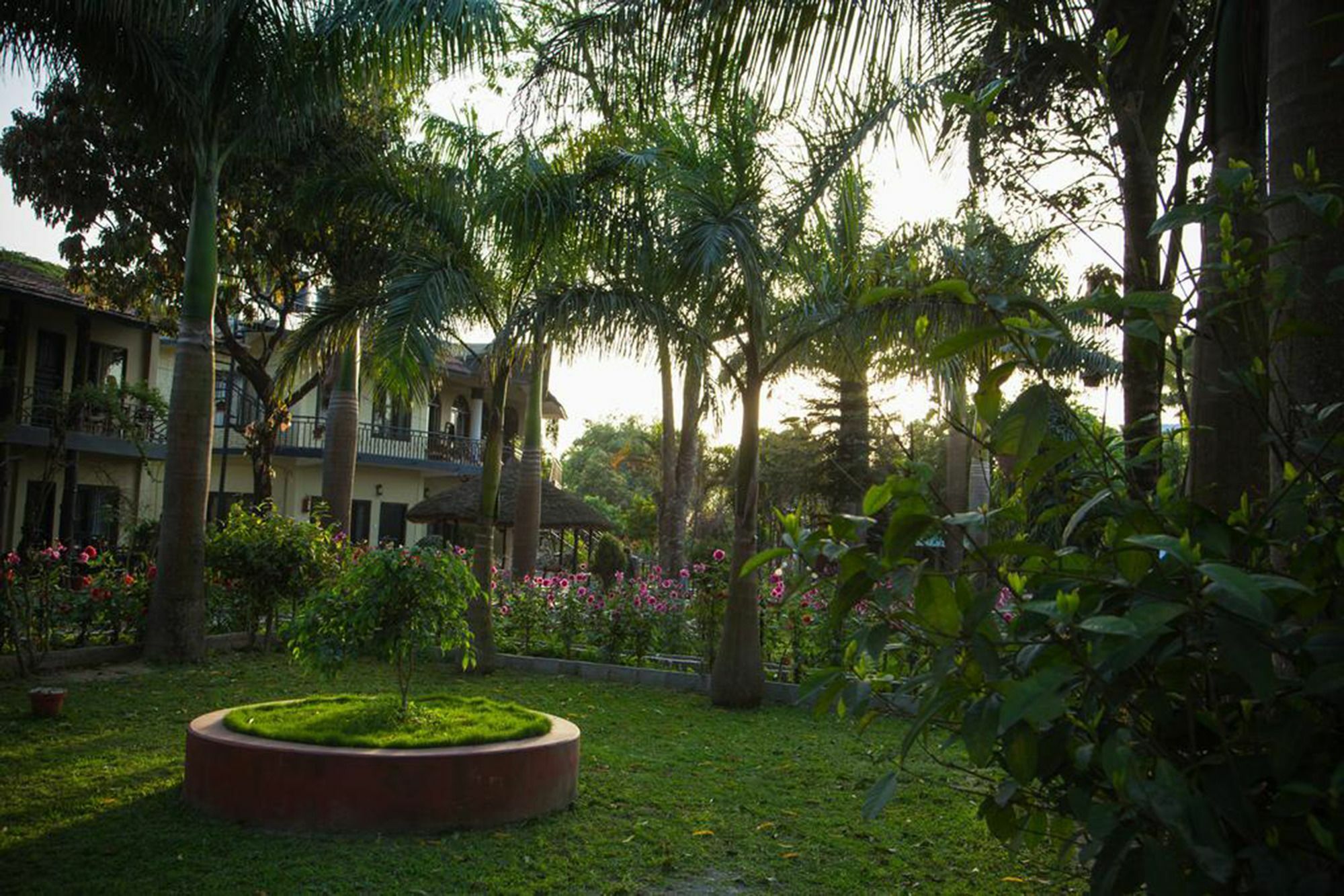 Chitwan Adventure Resort Sauraha Luaran gambar