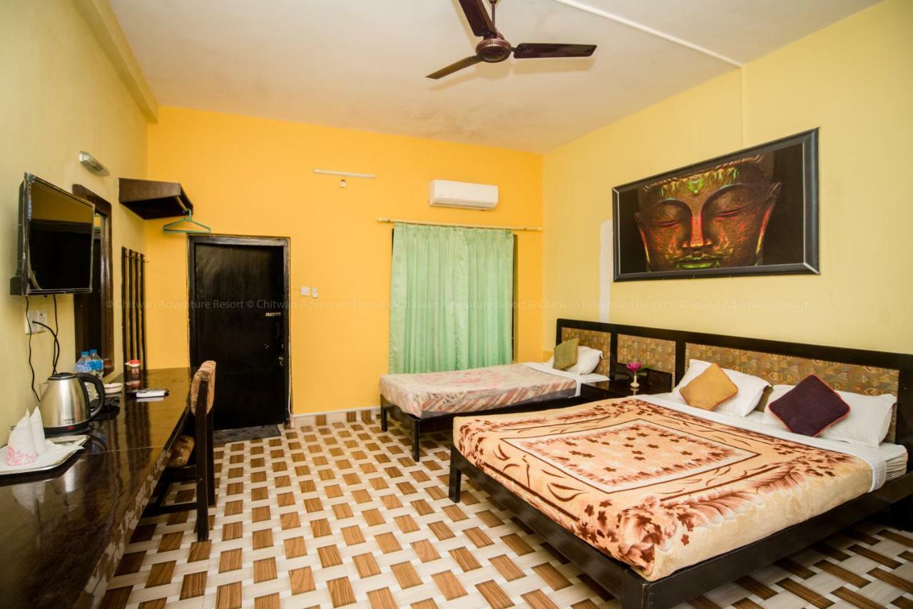 Chitwan Adventure Resort Sauraha Luaran gambar