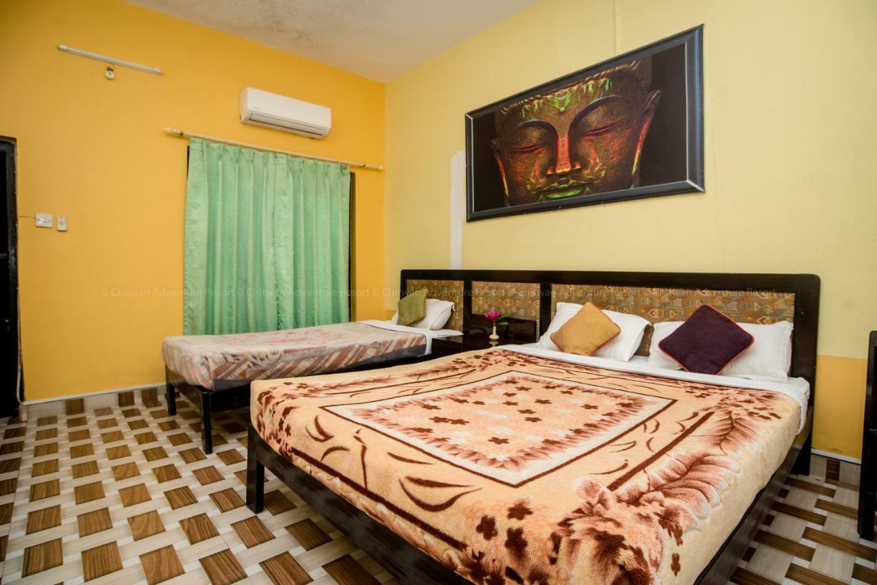 Chitwan Adventure Resort Sauraha Luaran gambar