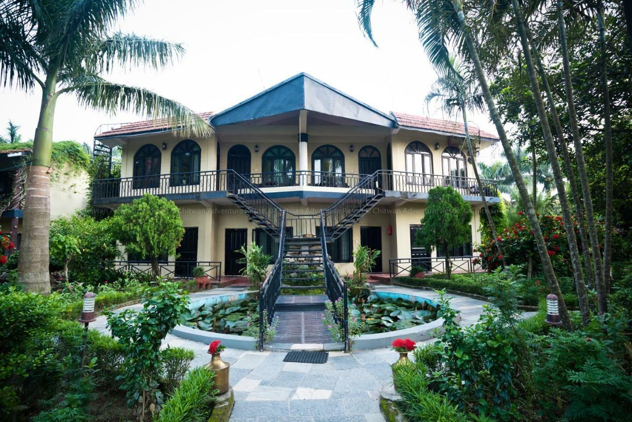 Chitwan Adventure Resort Sauraha Luaran gambar