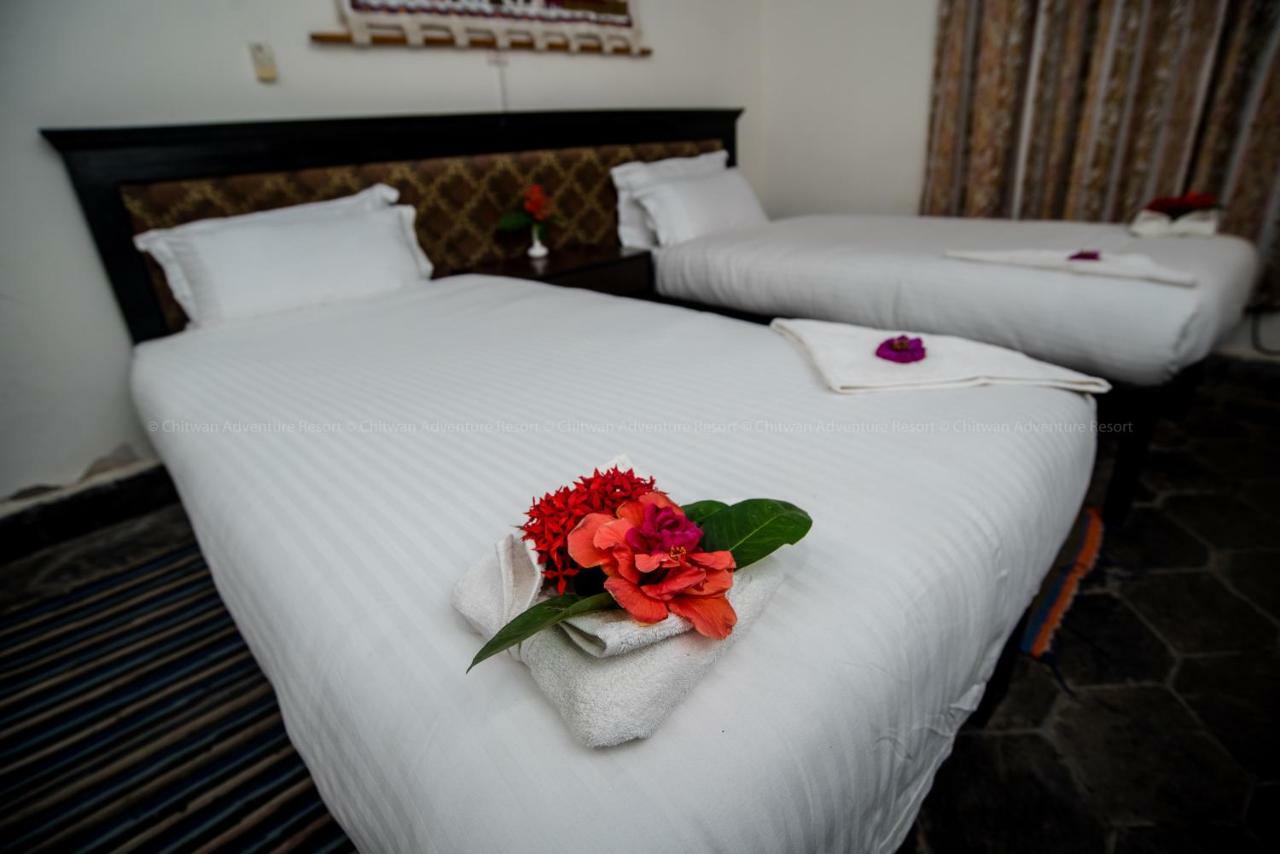 Chitwan Adventure Resort Sauraha Luaran gambar